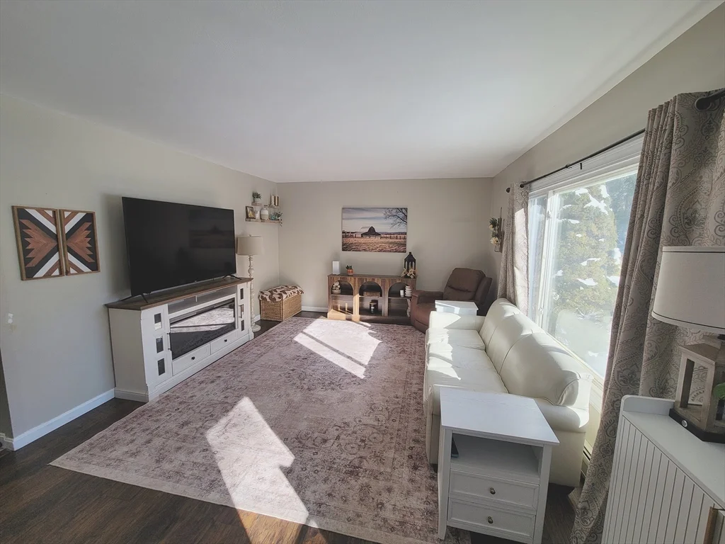 273 Forge Village Rd, Groton