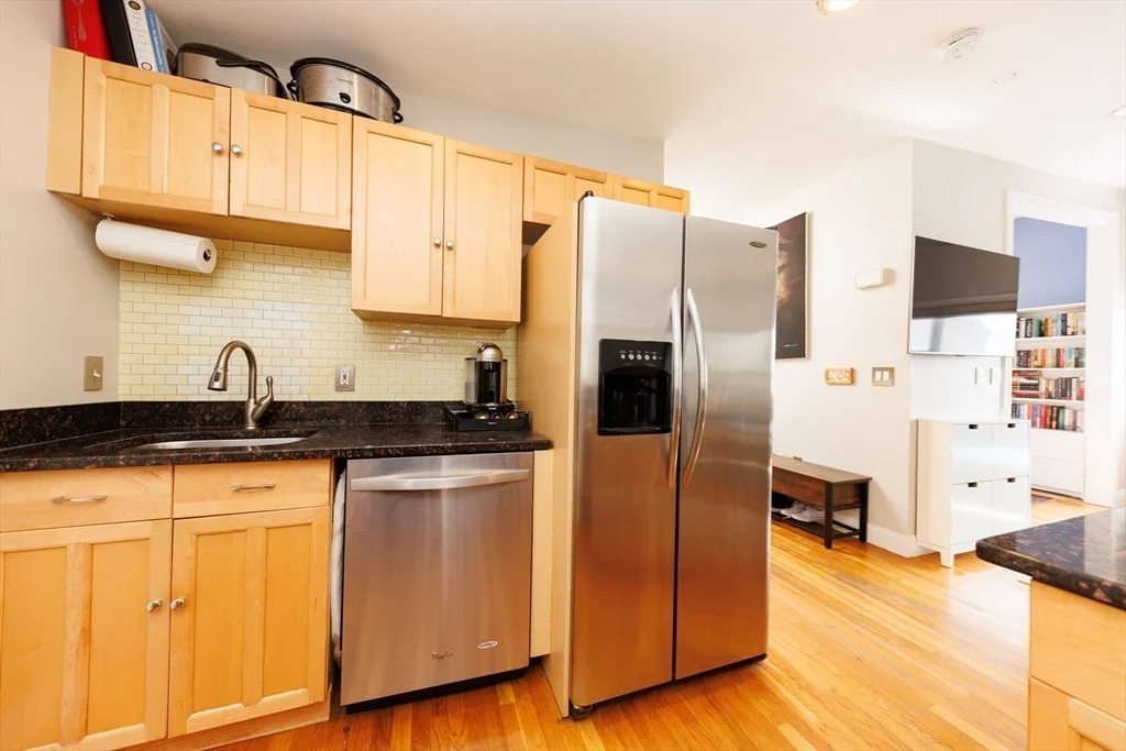 522 E 8, South Boston