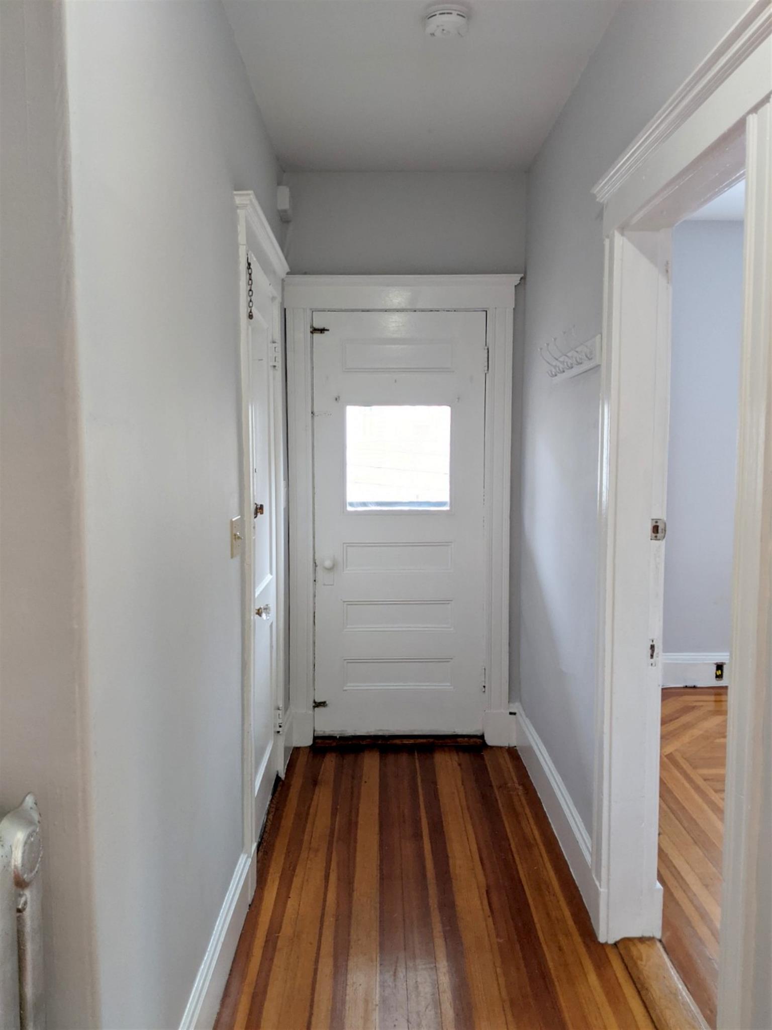 3 bed, 1 bath apartment for rent at 14 Belknap St Unit 2A, Teele Square — photo 2 of 27
