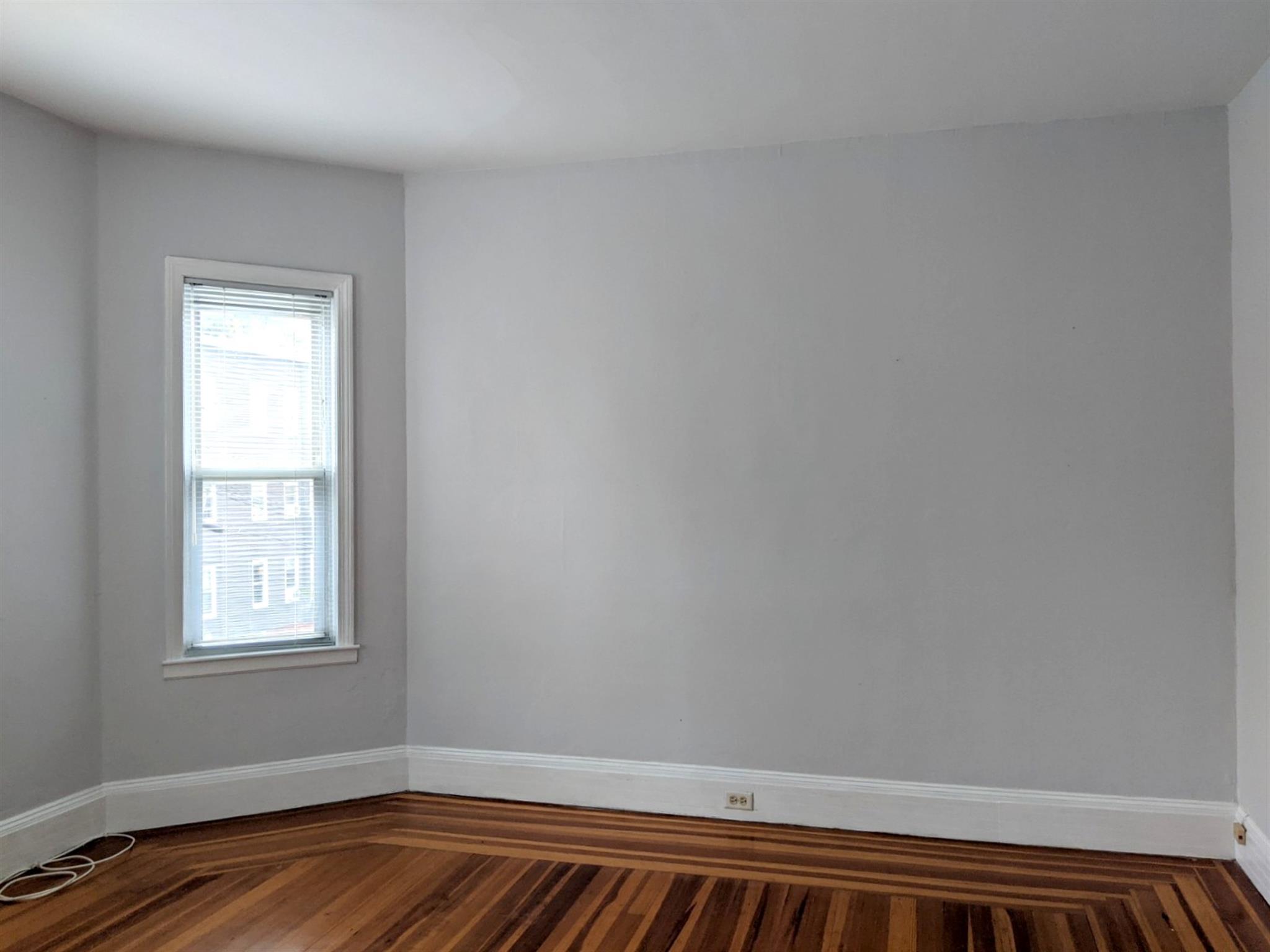 3 bed, 1 bath apartment for rent at 14 Belknap St Unit 2A, Teele Square — photo 5 of 27