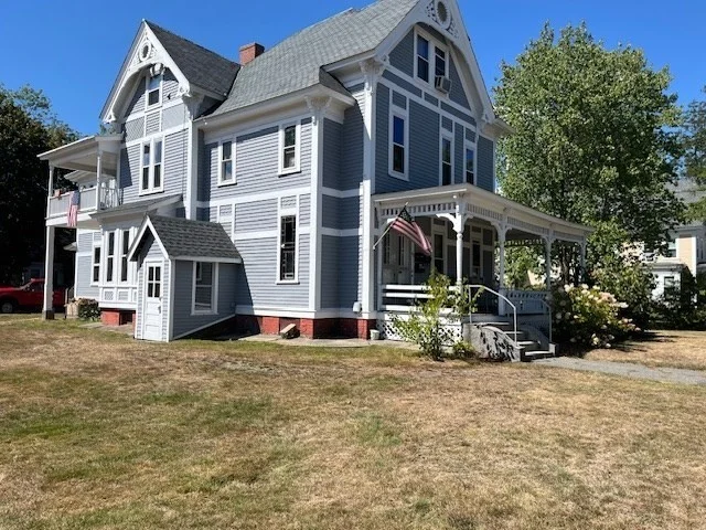 41 E Main St, Ayer