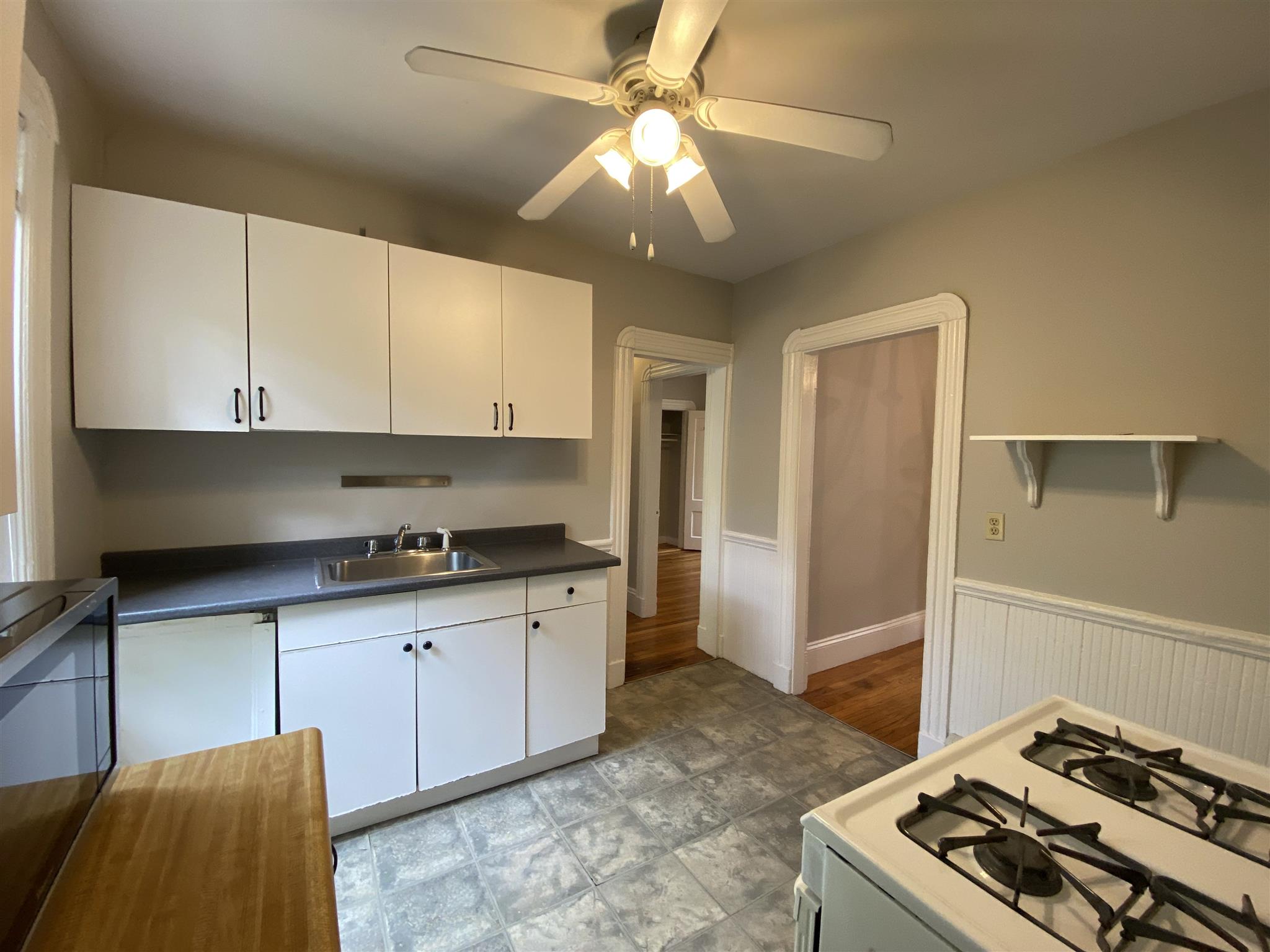 2 bed, 1 bath apartment for rent at 586 Green Unit 2, Central Square — photo 4 of 13