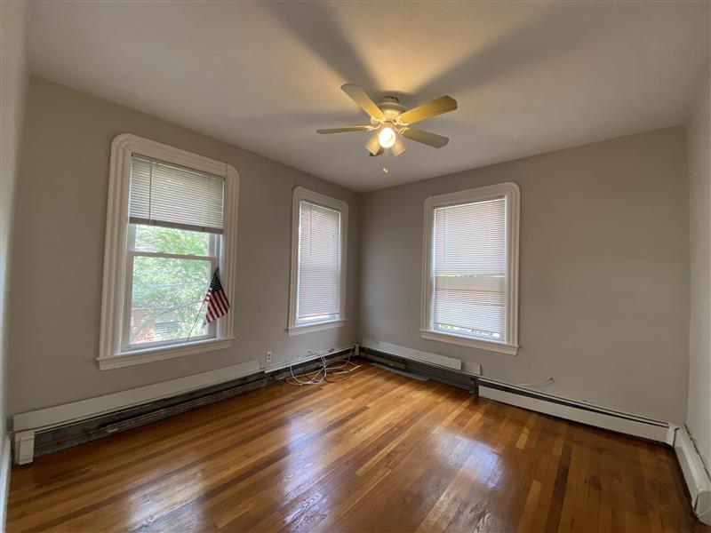 568 Green St, Riverside