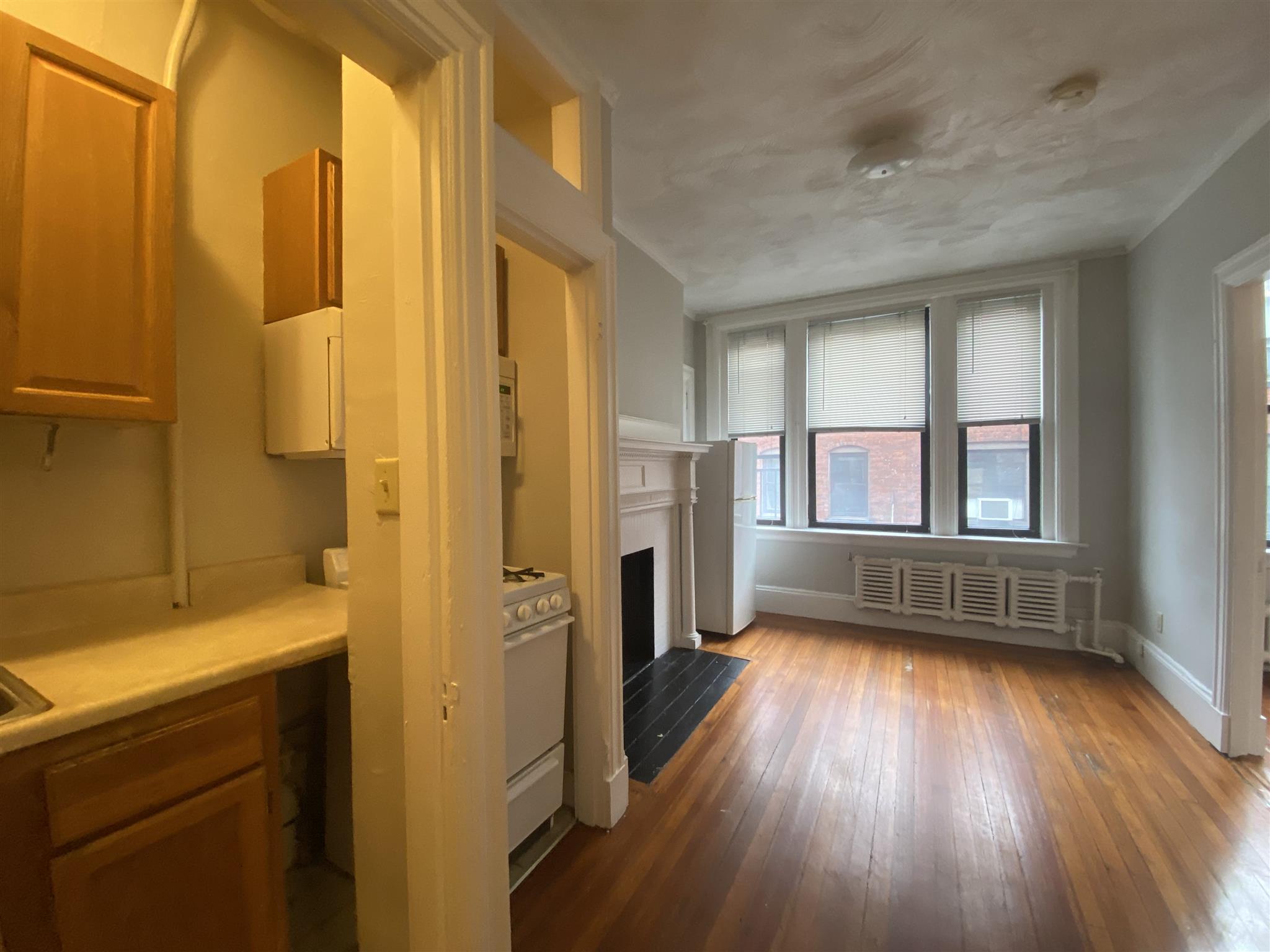 1 bed, 1 bath apartment for rent at 48 Jfk St Unit 8, Harvard Square — photo 3 of 10