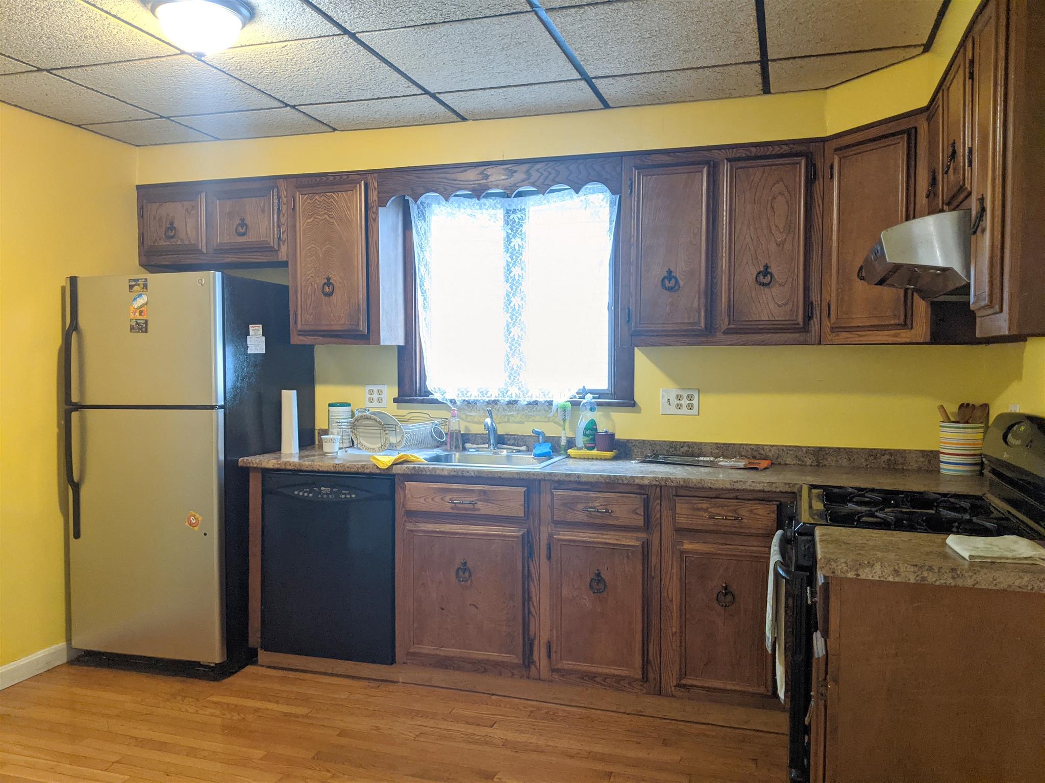 2.5 bed, 1.5 bath apartment for rent at 61 Newbern Ave Unit 2, Medford — photo 2 of 29