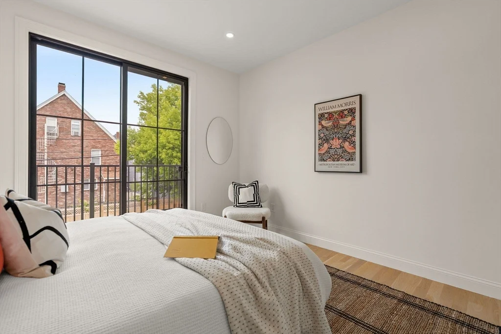 27 Shepard, Brighton