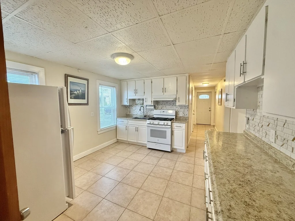 35 Highland Ave, Everett