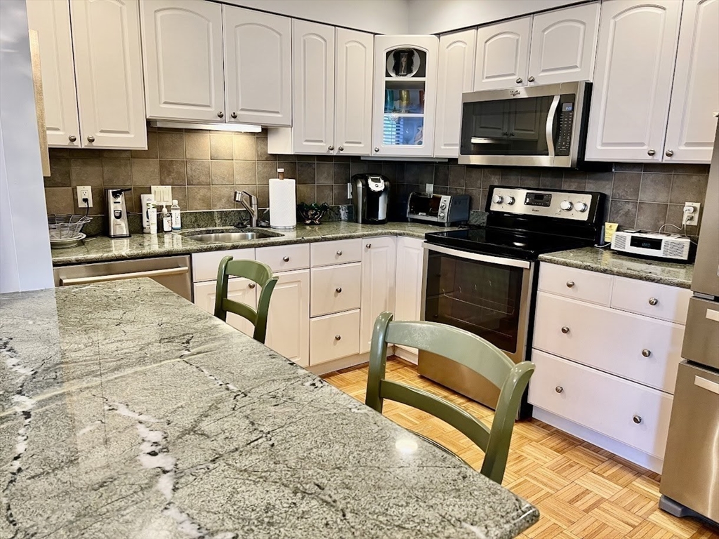 1006 Paradise Rd, Swampscott