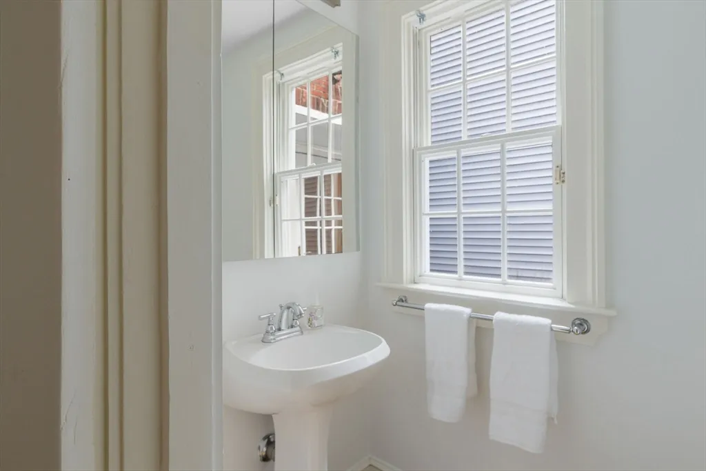 24 Fayette St, Back Bay