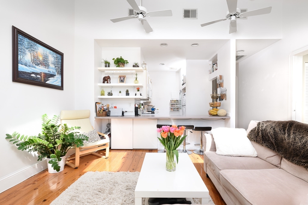 261 Marlborough St, Back Bay