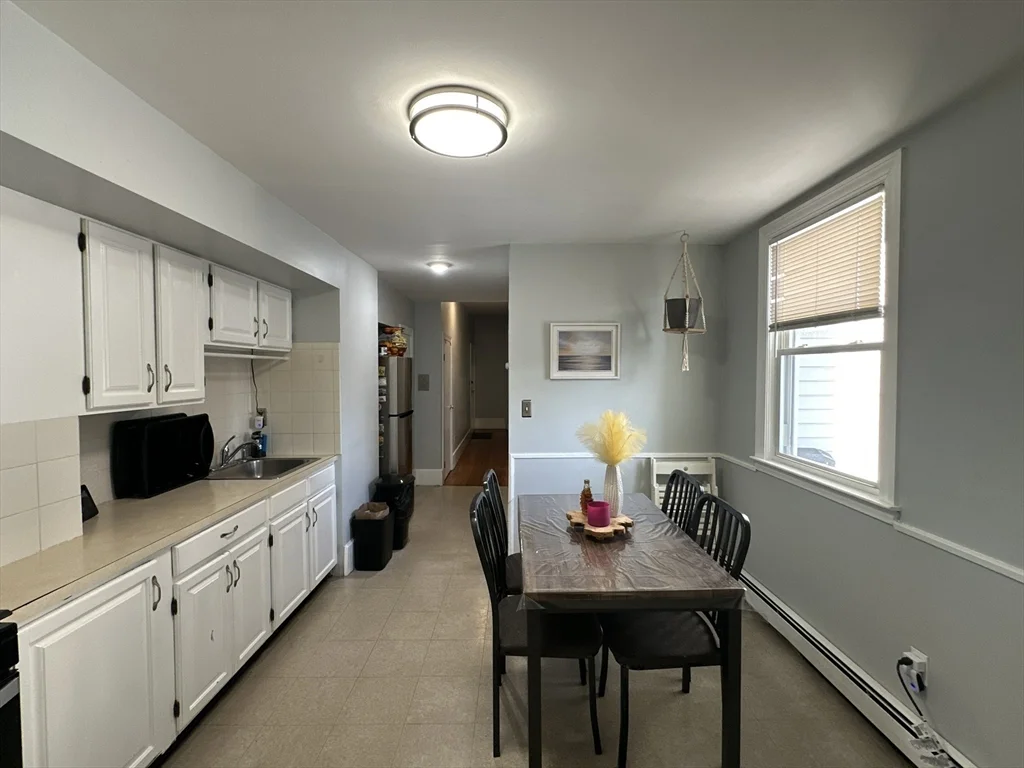 332 Main St, Everett