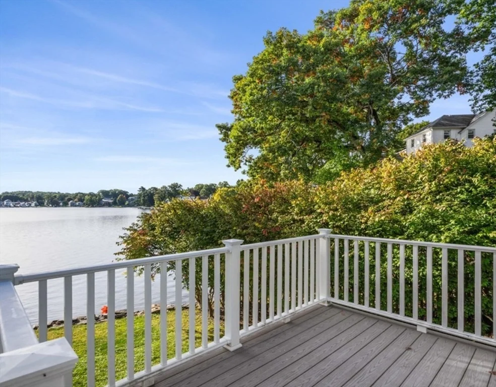 6 Davis Way, Worcester