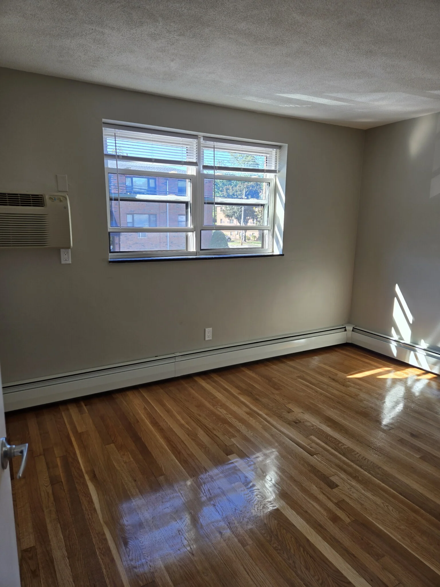 268 Grove St, Auburndale