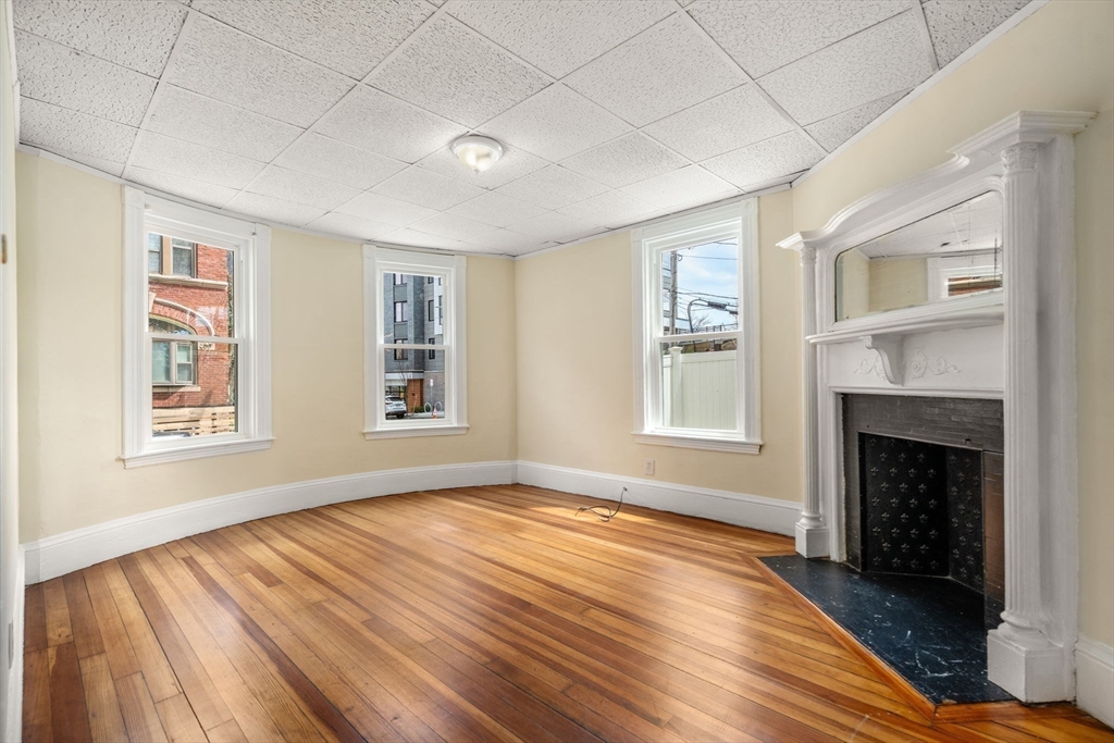 10 Royal St, Allston