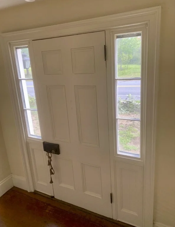 663 Lexington Rd, Concord