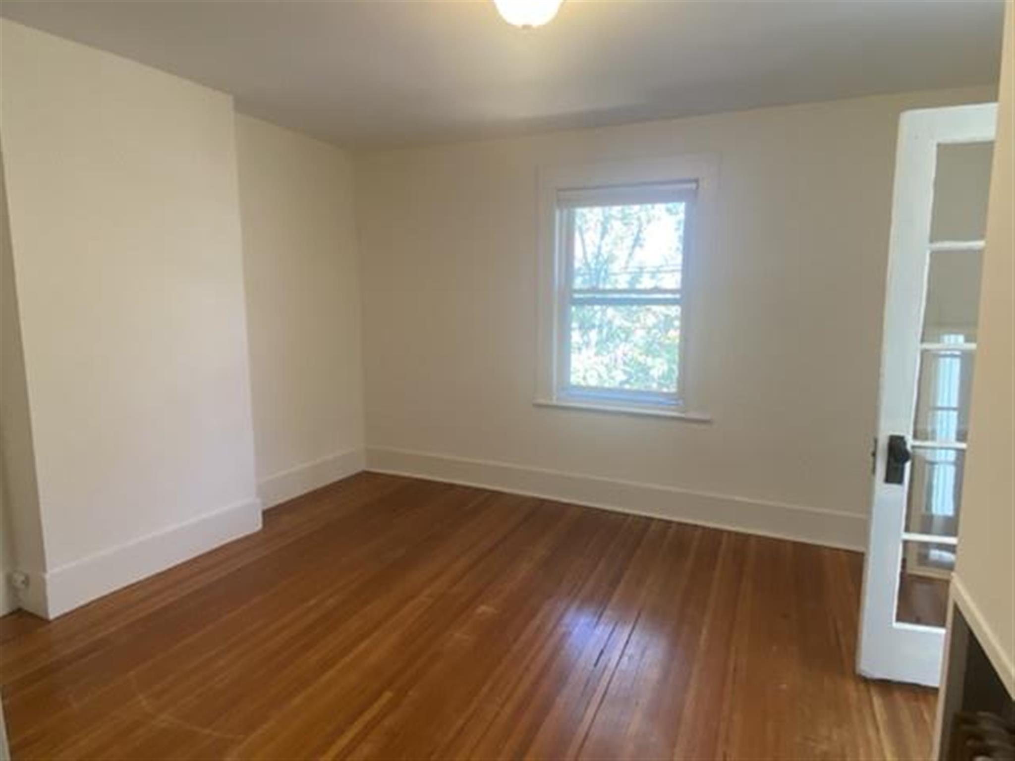 2.5 bed, 1 bath apartment for rent at 3 Lakeview St Unit 1, Arlington — photo 4 of 16