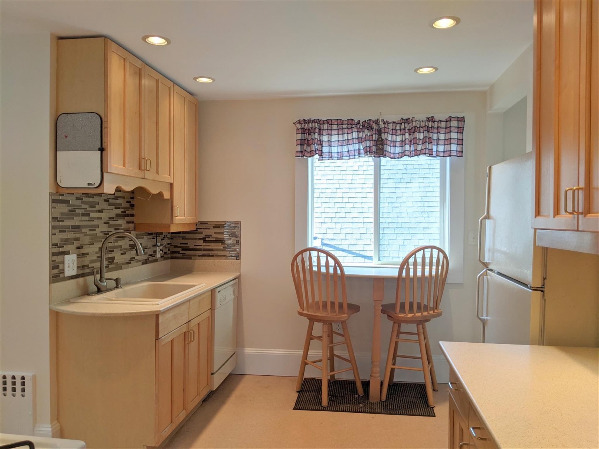 1 bed, 1 bath apartment for rent at 13 Garden Ter Unit 1, Malden — photo 3 of 25
