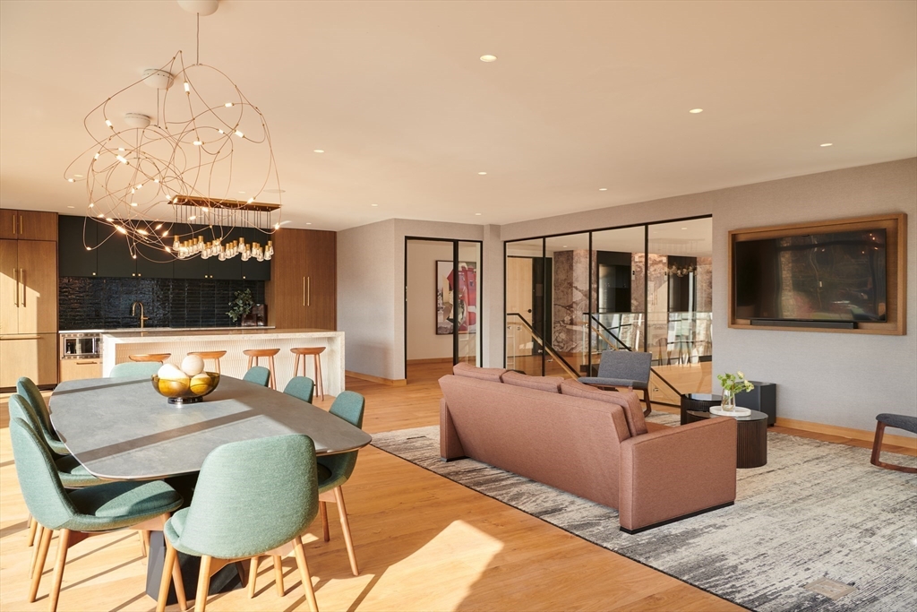 20 4th Ave, Burlington