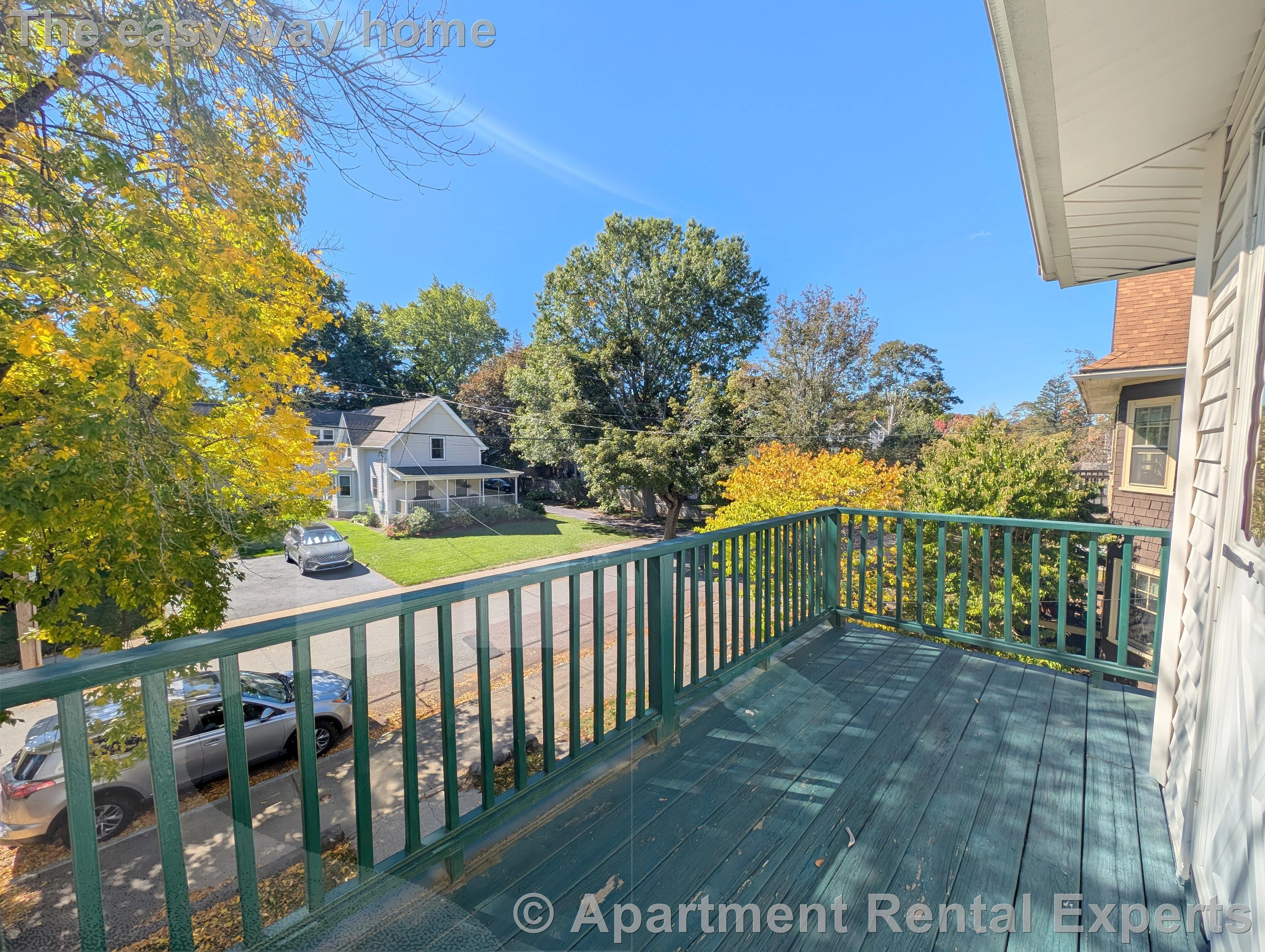 58 Monument St, Tufts