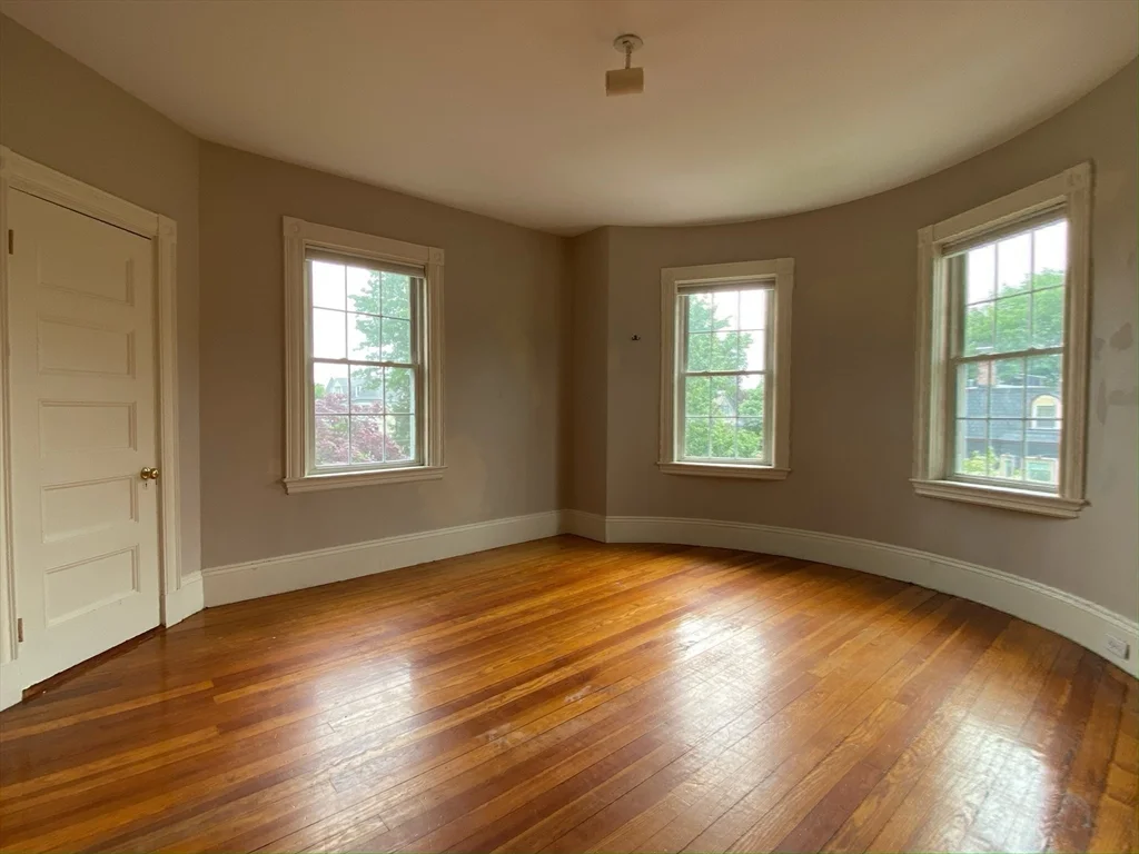 70 Perry St, Coolidge Corner