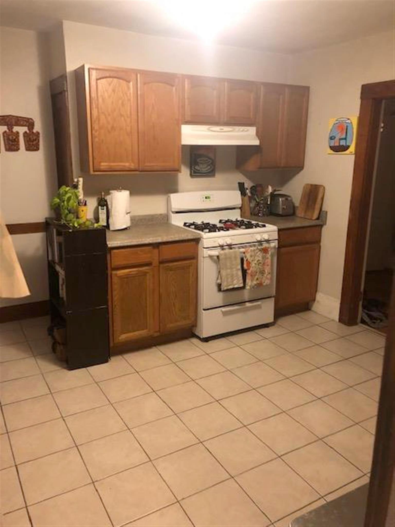 2 bed, 1 bath apartment for rent at 98 Bow St Unit 98, Medford — photo 6 of 21