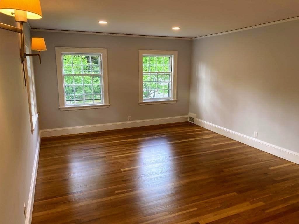 6 Surrey Rd, Newtonville