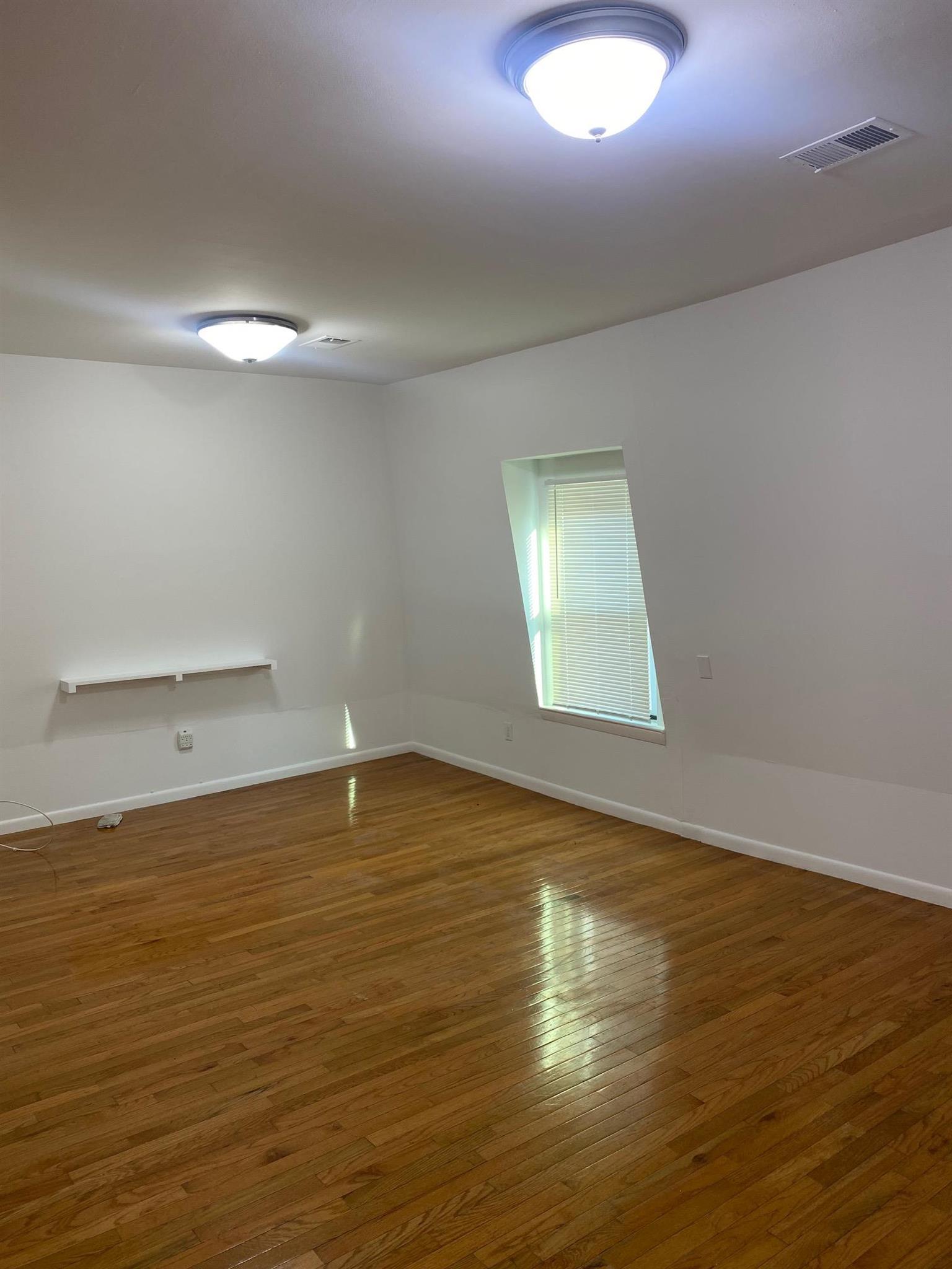 2 bed, 1 bath apartment for rent at 197 Elm St Unit 2, Davis Square — photo 2 of 14