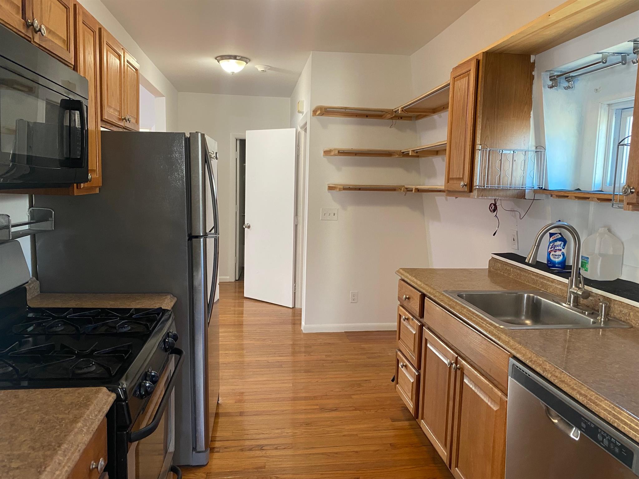 2 bed, 1 bath apartment for rent at 197 Elm St Unit 2, Davis Square — photo 7 of 14