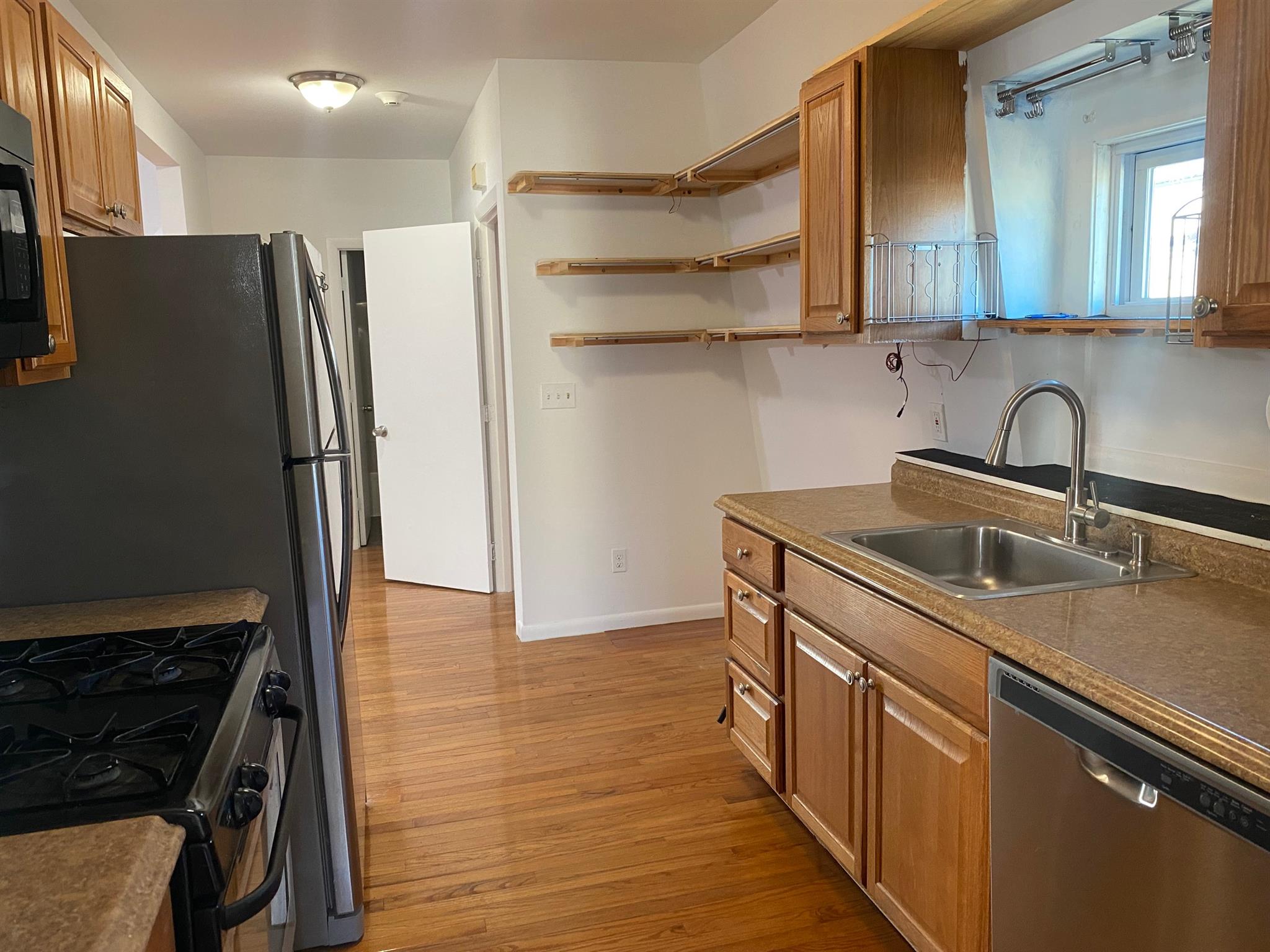 2 bed, 1 bath apartment for rent at 197 Elm St Unit 2, Davis Square — photo 8 of 14