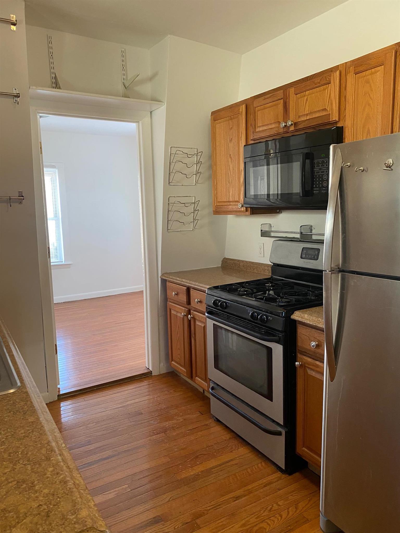 2 bed, 1 bath apartment for rent at 197 Elm St Unit 2, Davis Square — photo 10 of 14
