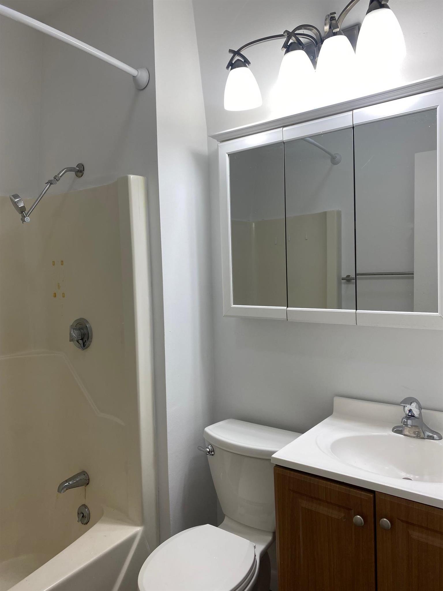 2 bed, 1 bath apartment for rent at 197 Elm St Unit 2, Davis Square — photo 12 of 14
