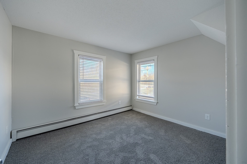 38 Mill St, Pepperell