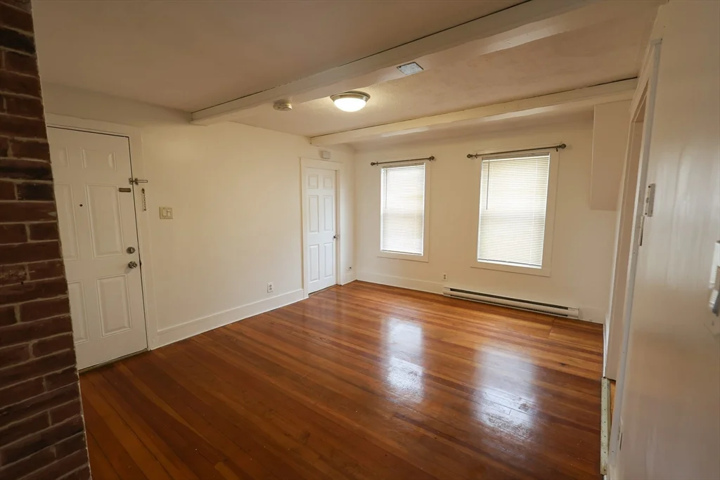 498 Whipple St, Fall River