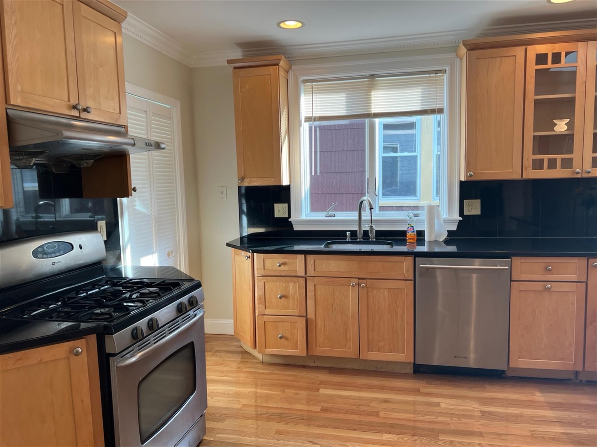 68 Line St, Ward Two