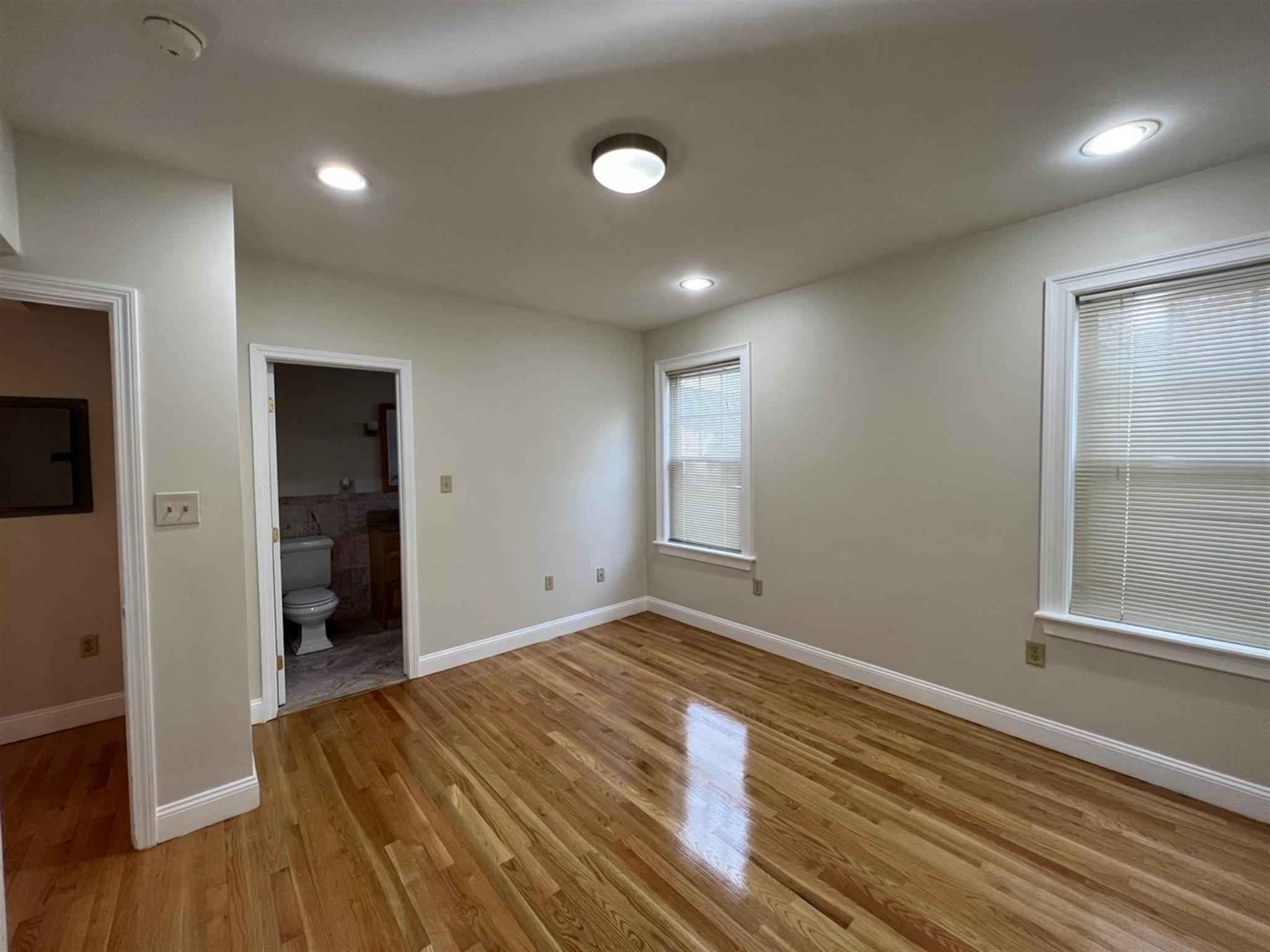 68 Line St, Ward Two