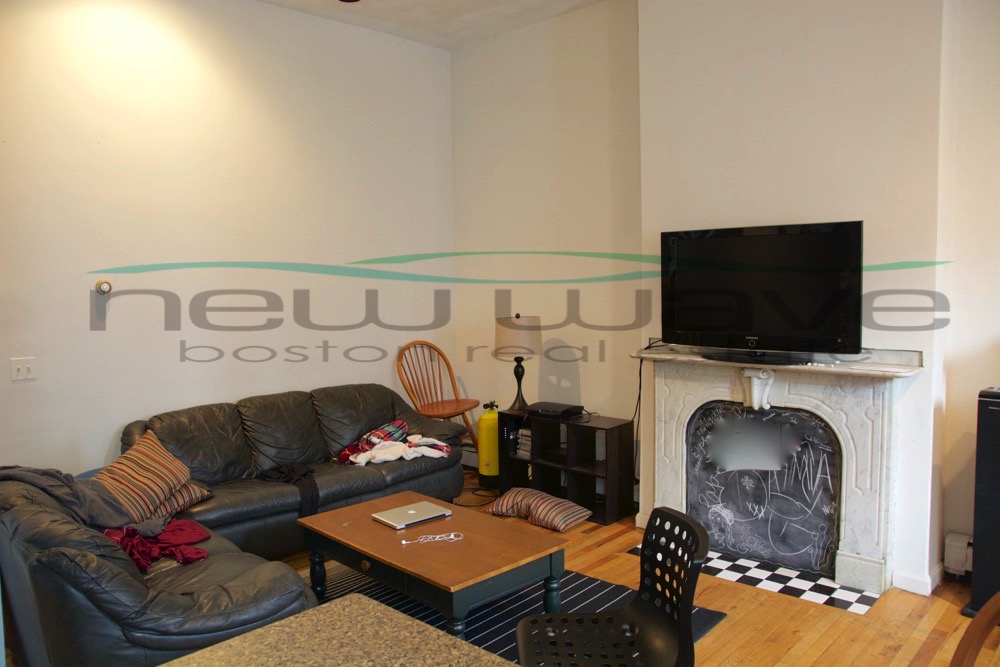 4 bed, 2 bath apartment for rent at 14 Wigglesworth Unit 2, Mission Hill — photo 4 of 18