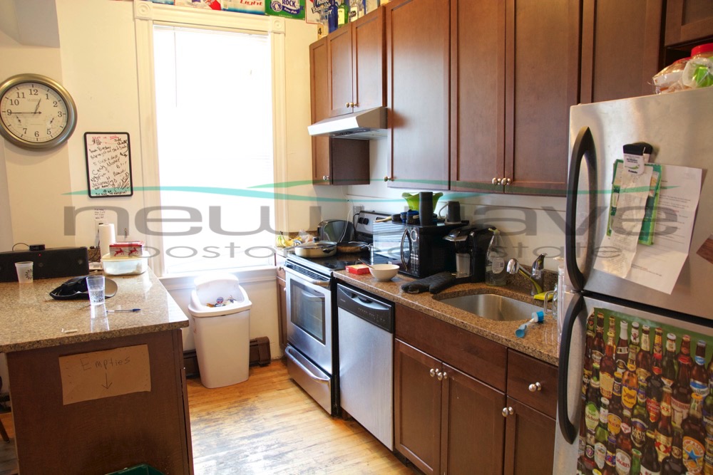 4 bed, 2 bath apartment for rent at 14 Wigglesworth Unit 2, Mission Hill — photo 2 of 18