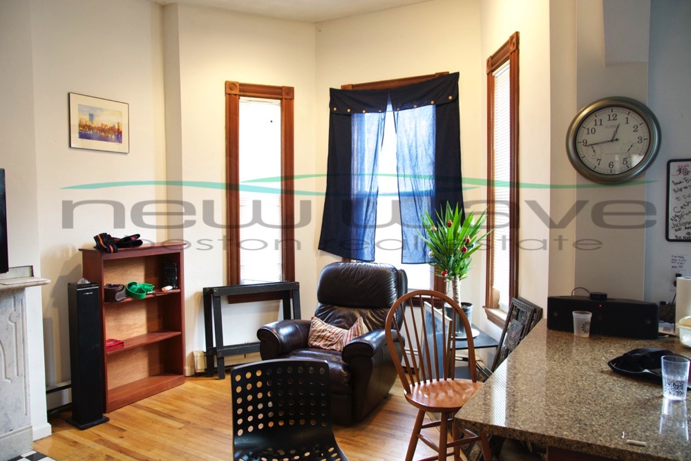 4 bed, 2 bath apartment for rent at 14 Wigglesworth Unit 2, Mission Hill — photo 6 of 18
