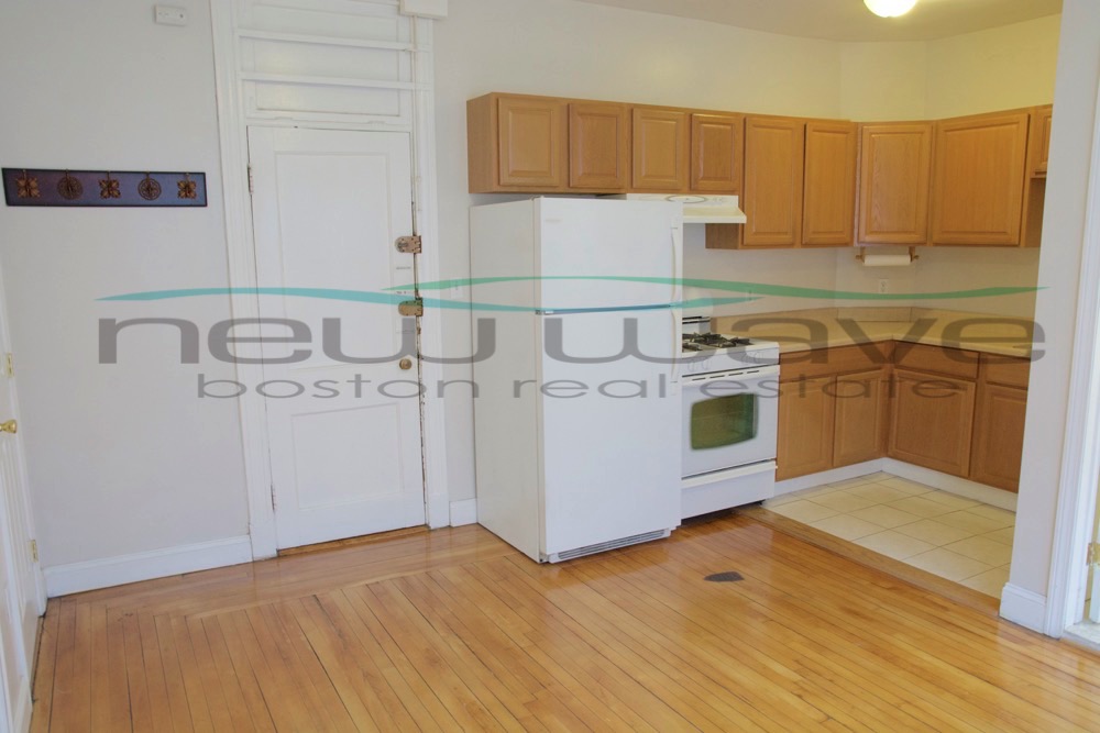 Studio bed, 1 bath apartment for rent at 46 West Newton St Unit 2, South End — photo 2 of 9