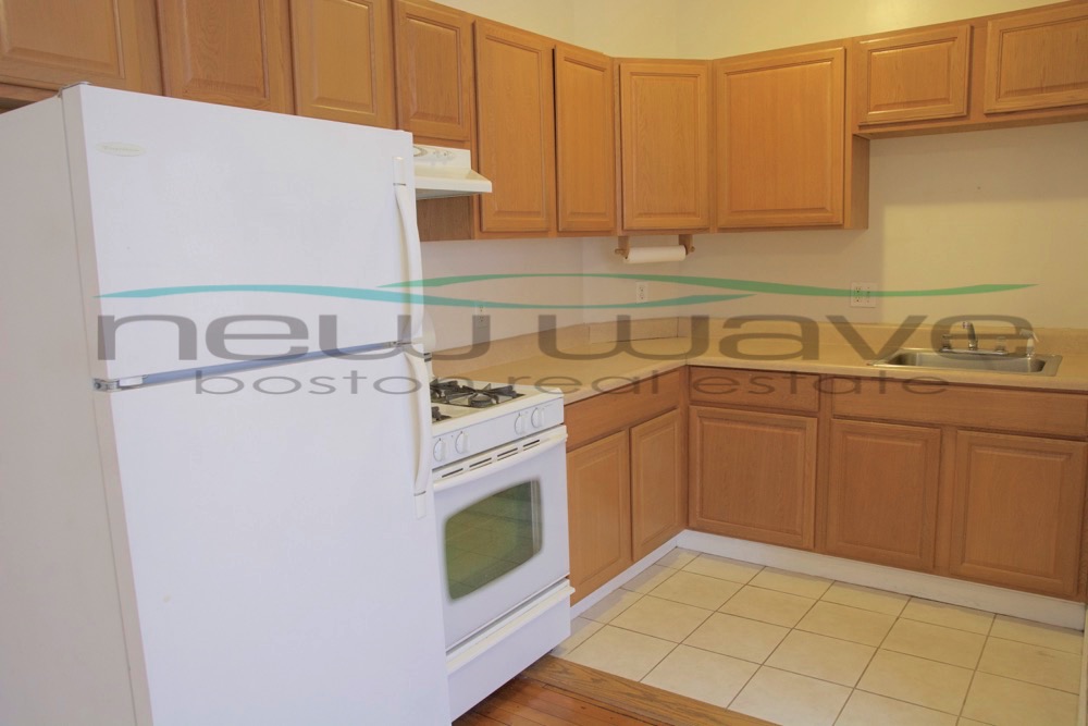 Studio bed, 1 bath apartment for rent at 46 West Newton St Unit 2, South End — photo 3 of 9