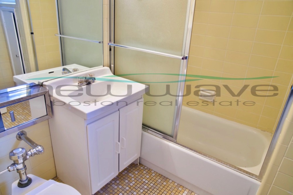 Studio bed, 1 bath apartment for rent at 62 Boylston St Unit 901, Back Bay — photo 3 of 5