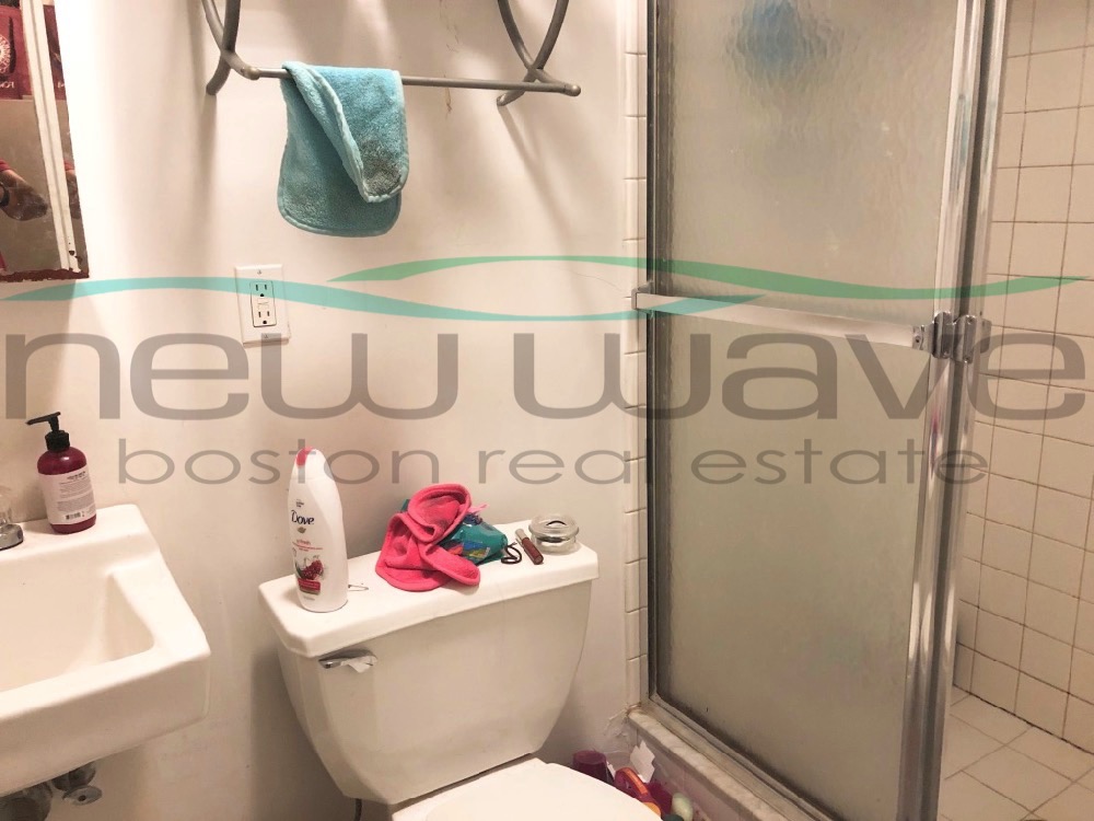 2 bed, 1 bath apartment for rent at 53 Phillips St Unit 3, Beacon Hill — photo 3 of 5