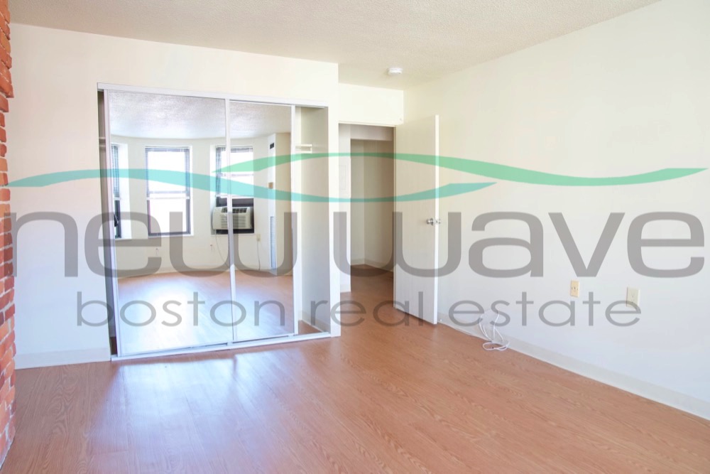 3 bed, 1 bath apartment for rent at 66 Westland Ave Unit 301, Fenway — photo 7 of 10