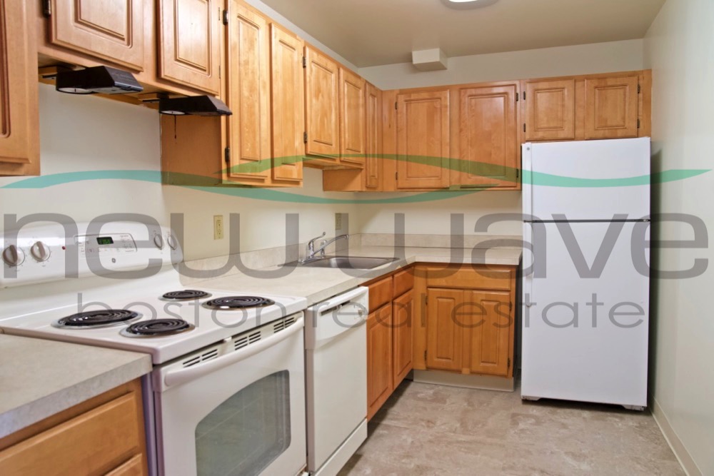3 bed, 1 bath apartment for rent at 66 Westland Ave Unit 301, Fenway — photo 1 of 10