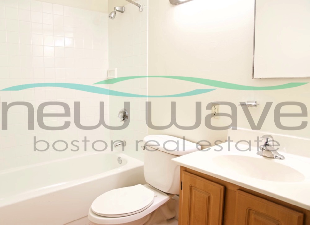 3 bed, 1 bath apartment for rent at 66 Westland Ave Unit 301, Fenway — photo 6 of 10
