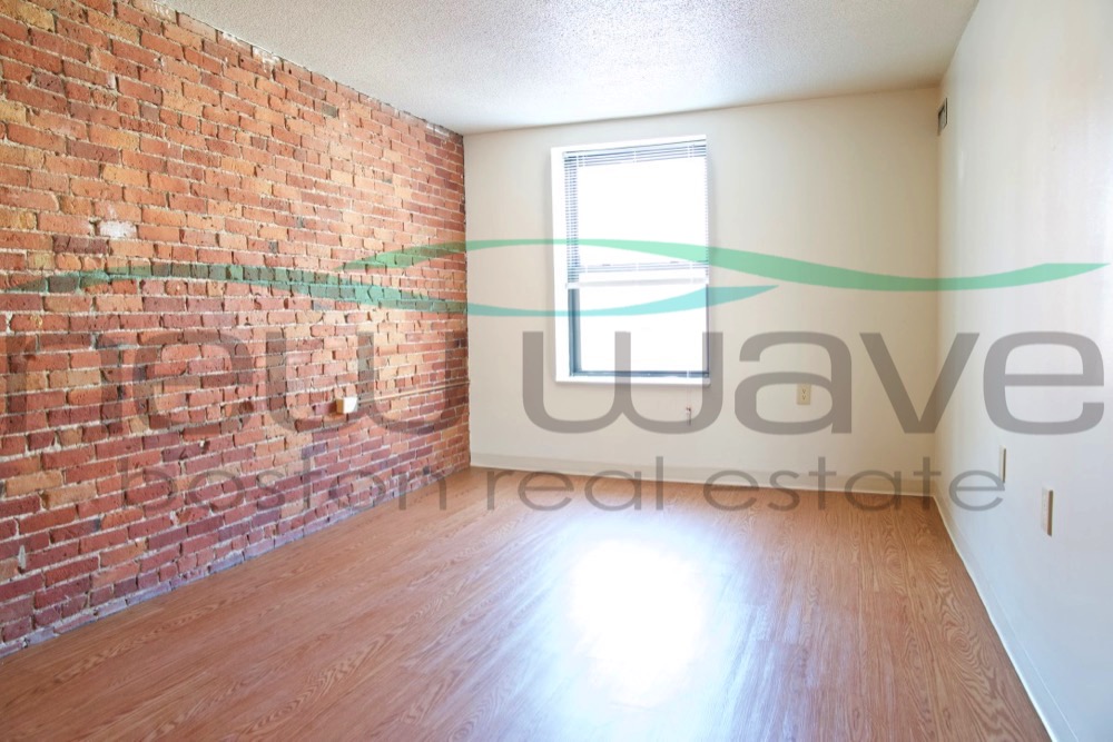 3 bed, 1 bath apartment for rent at 66 Westland Ave Unit 301, Fenway — photo 10 of 10