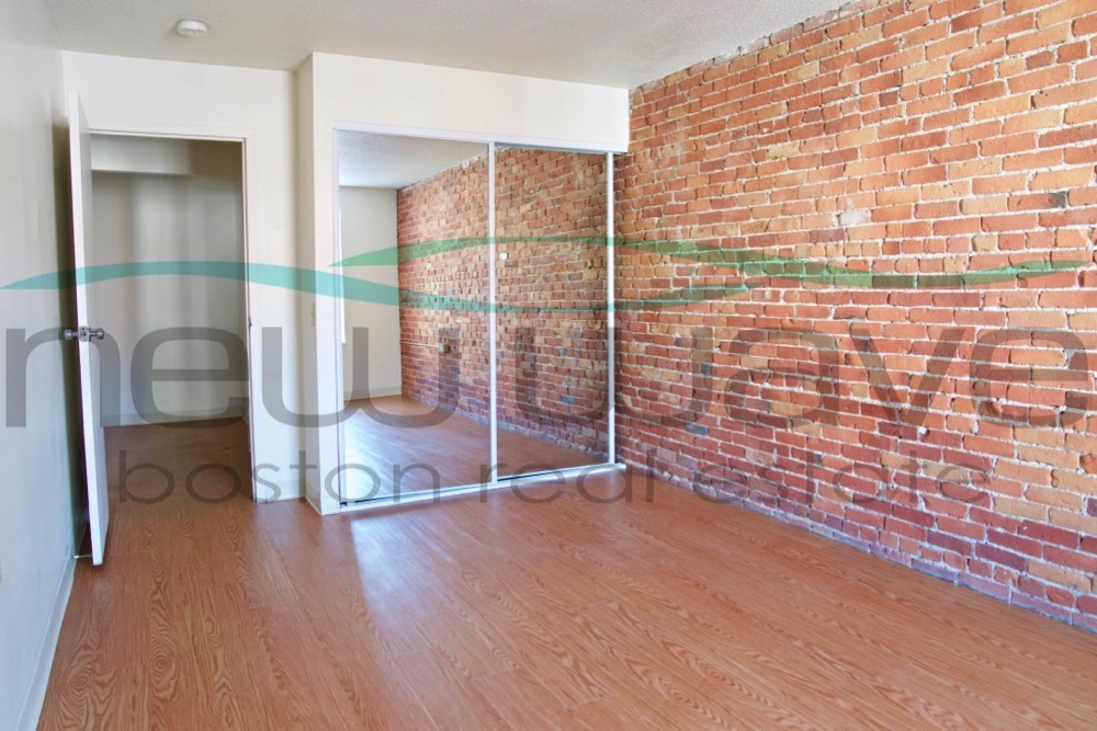 3 bed, 1 bath apartment for rent at 66 Westland Ave Unit 301, Fenway — photo 9 of 10