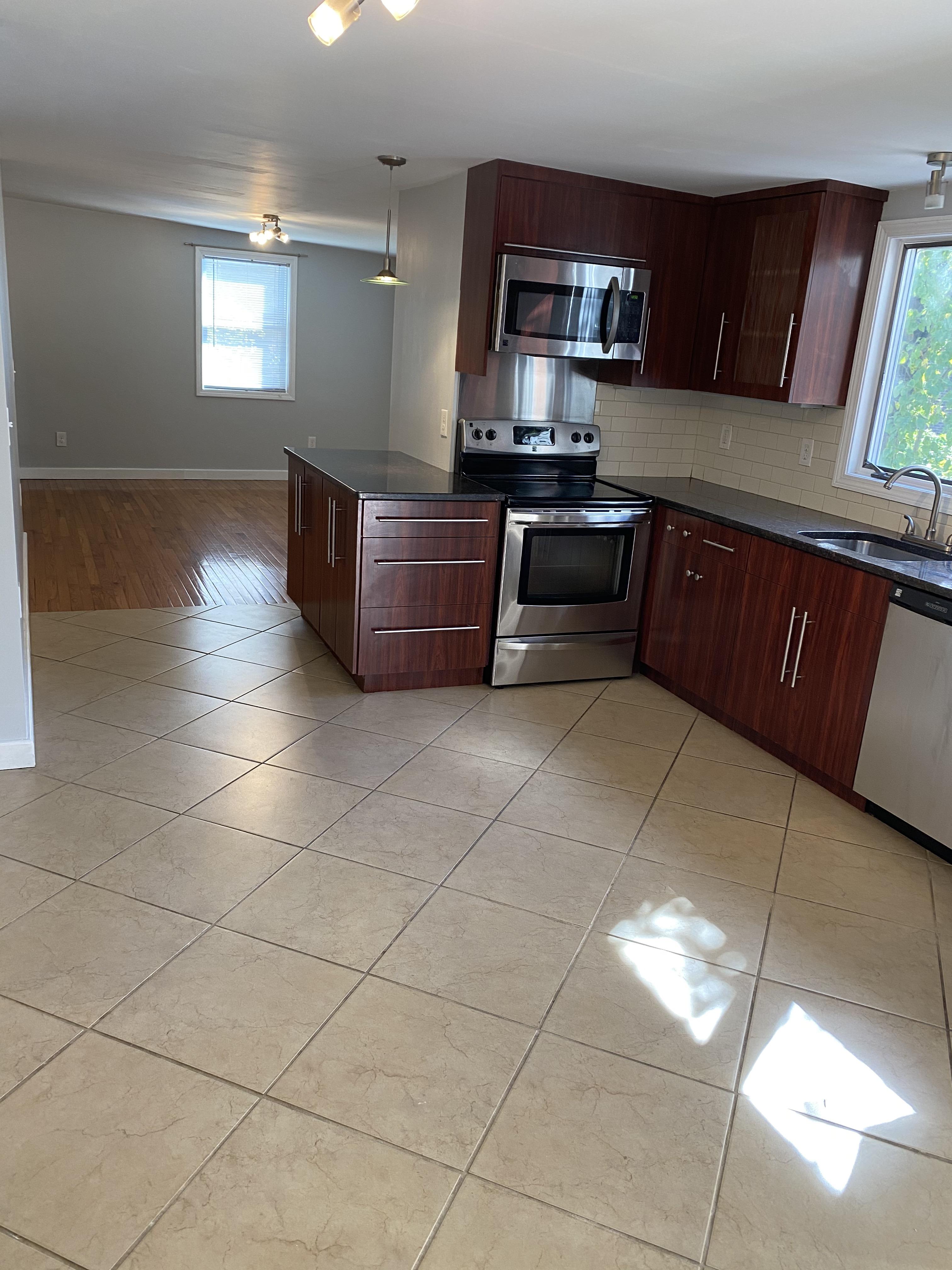 3 bed, 1 bath apartment for rent at 1202 Third St Unit 1, Kendall Square — photo 6 of 21