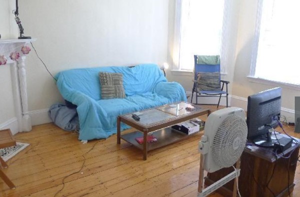 3 bed, 1 bath apartment for rent at 7 Cherokee St Unit 2, Mission Hill — photo 3 of 5