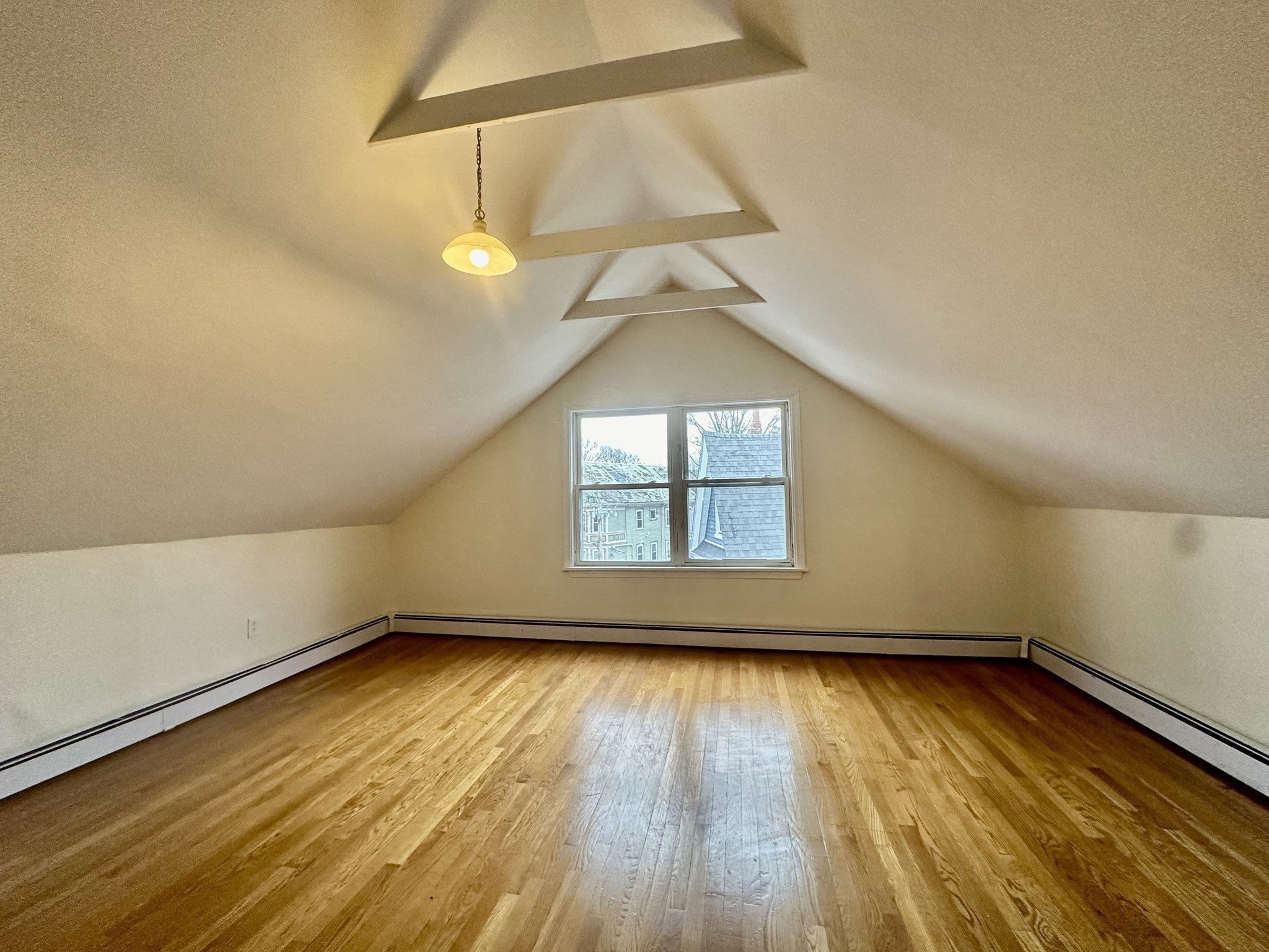 47R Creighton St, Jamaica Plain